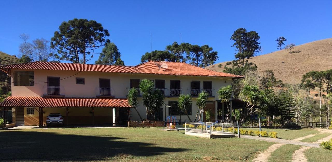 Hotel Fazenda Recanto Dos Pinheiros Passa Quatro Exterior foto